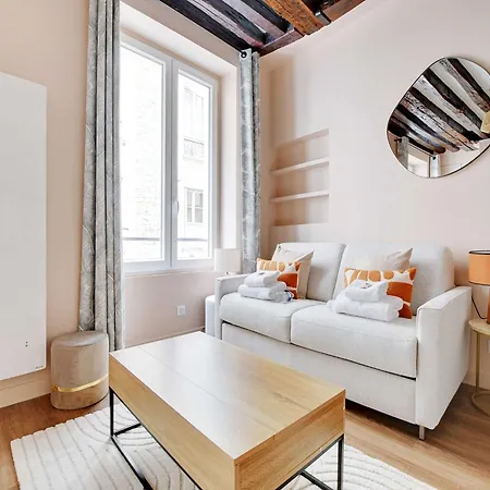 Charming Studio- 2p- Le Marais Hébergement de vacances *